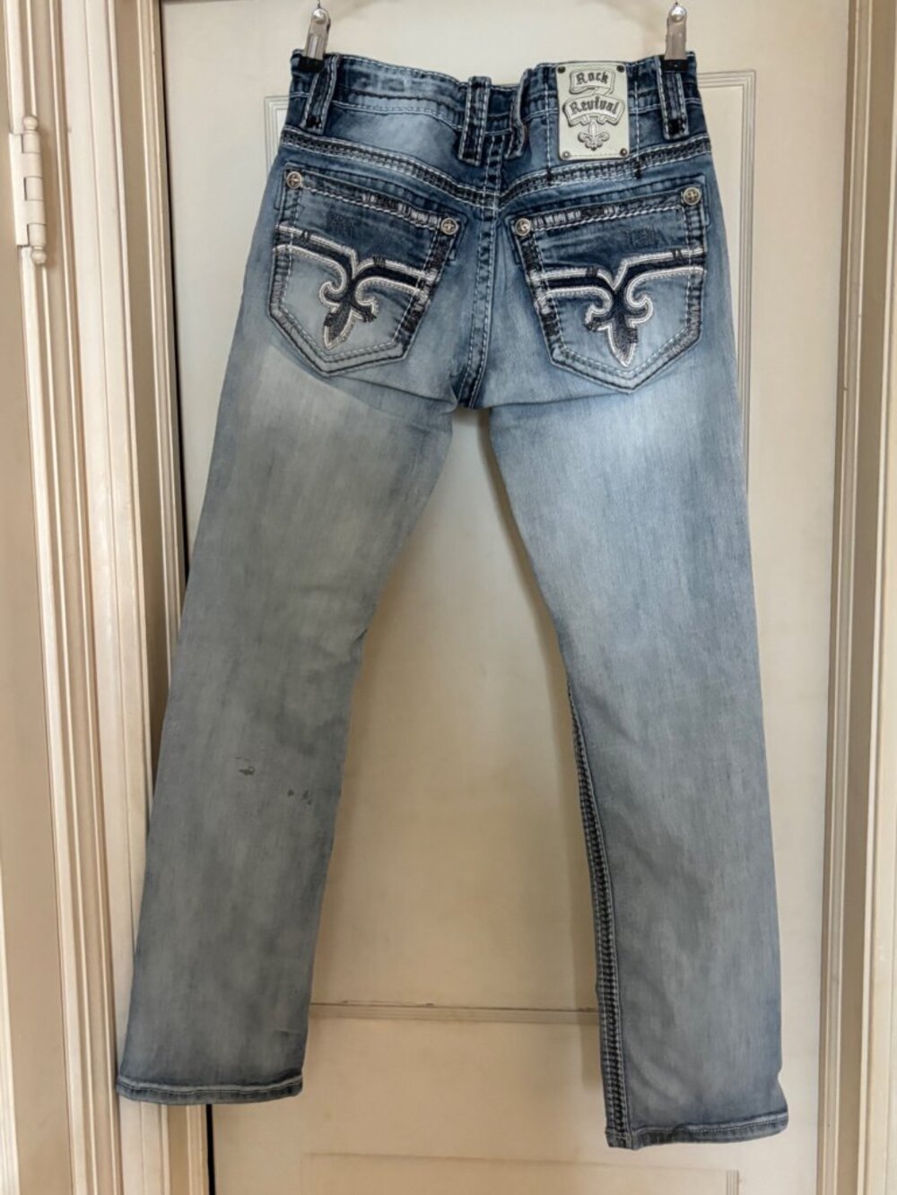 Rock Revival Phineas Slim Straight Jeans 31 Light Blue Distressed Embroidered